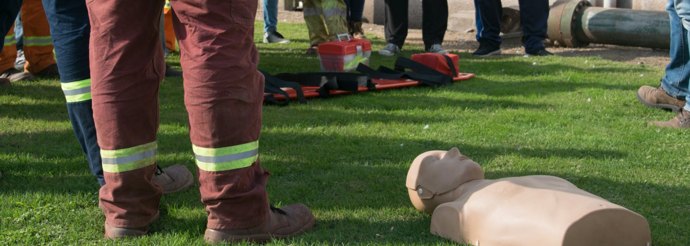 personnes en formation premiers secours